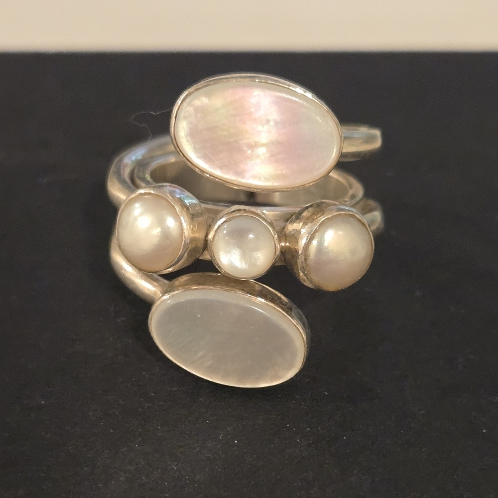 Lilly Barrack Mother Of Pearl And Pearl Ring